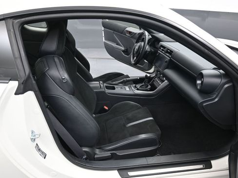 Certified 2023 Toyota GR86 Premium w/ ALL Weather Mat Package (TMS) image 29