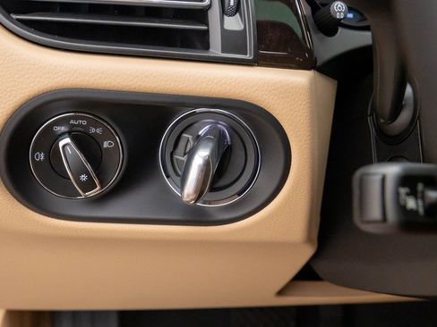 Certified 2026 Porsche Macan AWD/4WD image 21