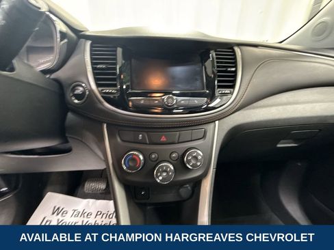 Certified 2022 Chevrolet Trax LT w/ LT Convenience Package image 14