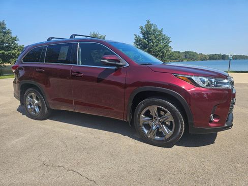 Used 2018 Toyota Highlander Limited Platinum AWD/4WD image 2