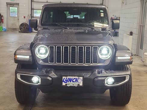 Used 2025 Jeep Wrangler Unlimited Sahara w/ Safety Group AWD/4WD image 7