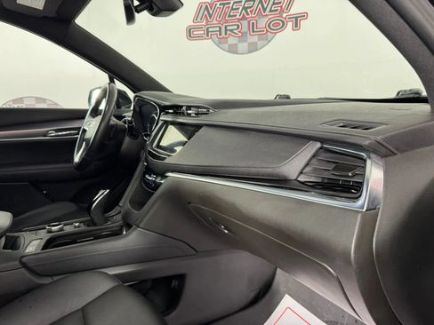 Used 2023 Cadillac XT6 Luxury AWD/4WD image 12