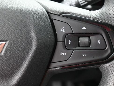 Used 2025 Chevrolet Trax LT FWD image 41