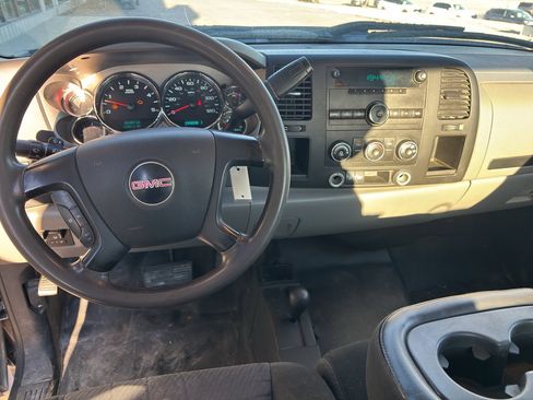 Used 2011 GMC Sierra 2500 W/T w/ Snow Plow Prep Package image 13