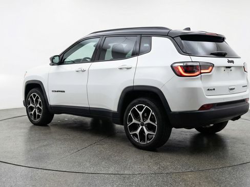 Used 2025 Jeep Compass Limited image 6