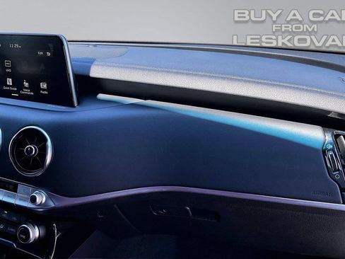 Used 2018 Kia Stinger GT2 image 17