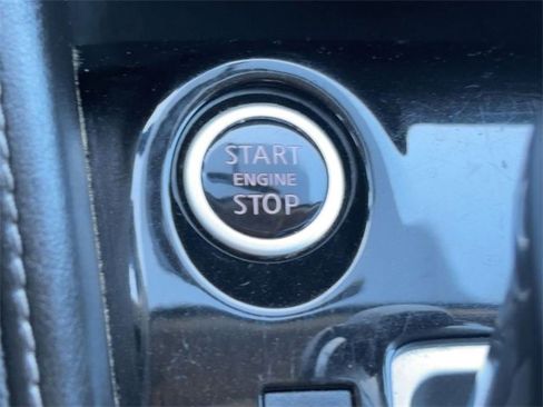 Used 2019 Nissan Kicks SV image 21