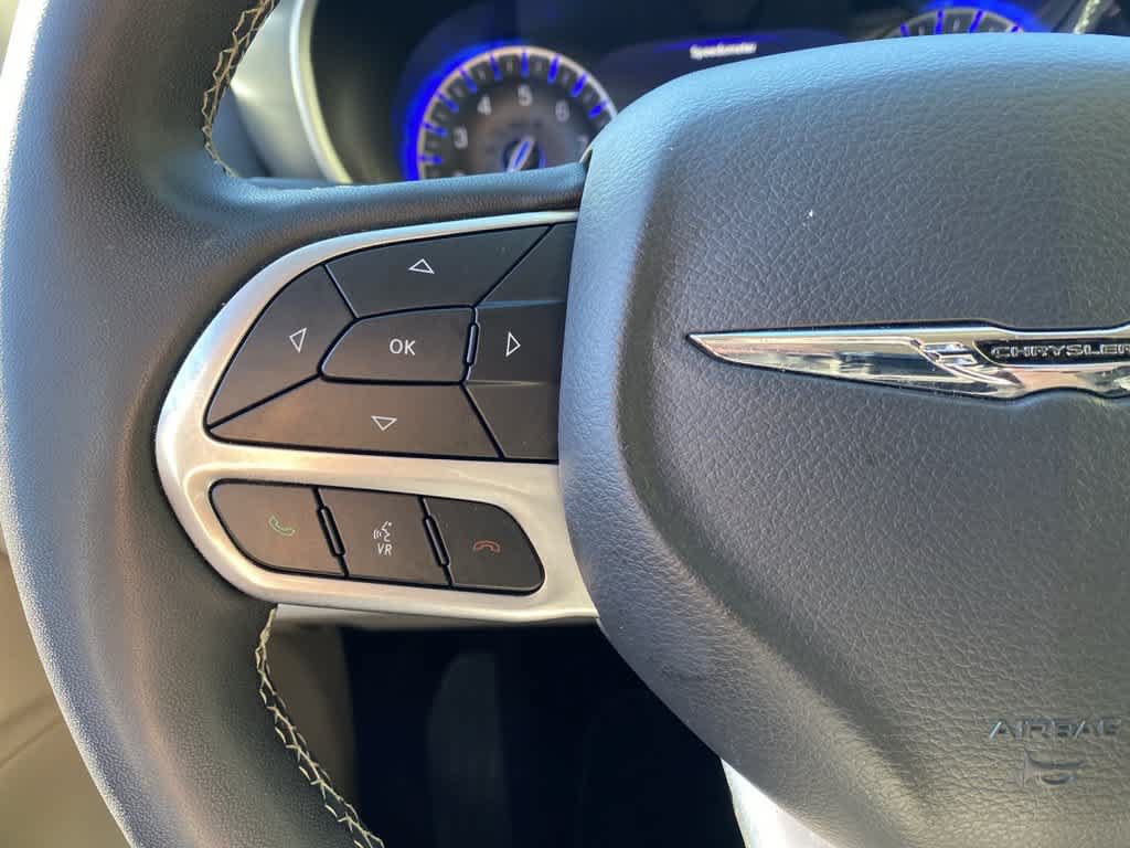 Used 2024 Chrysler Pacifica Touring-L FWD image 19