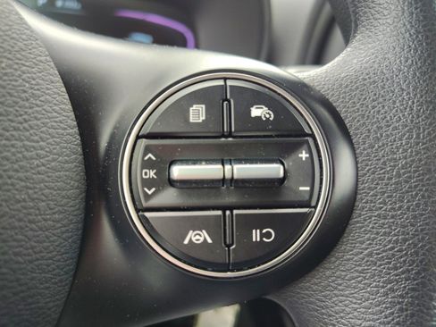 Used 2025 Kia Soul LX image 23