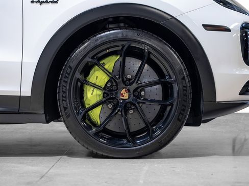 Used 2022 Porsche Cayenne Turbo S image 20