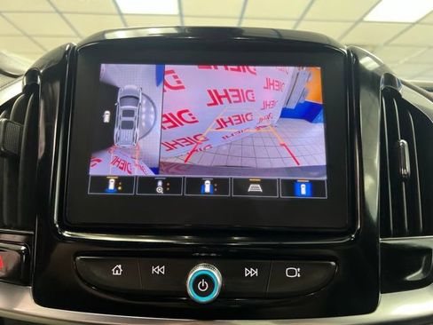 Used 2023 Chevrolet Traverse RS w/ LPO, Floor Liner Package FWD image 32
