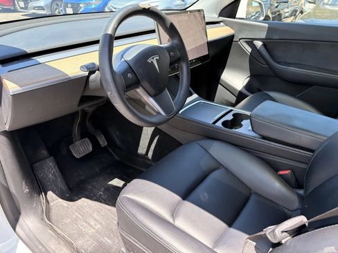 Used 2021 Tesla Model Y Long Range AWD/4WD image 10