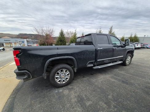 Used 2024 Chevrolet Silverado 3500 High Country w/ High Country Premium Package image 8
