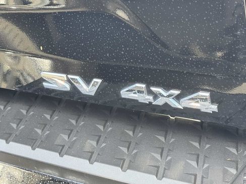 Used 2017 Nissan Titan SV AWD/4WD image 13