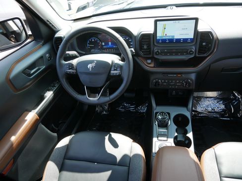 Certified 2023 Ford Bronco Sport Outer Banks w/ Tech Package AWD/4WD image 9