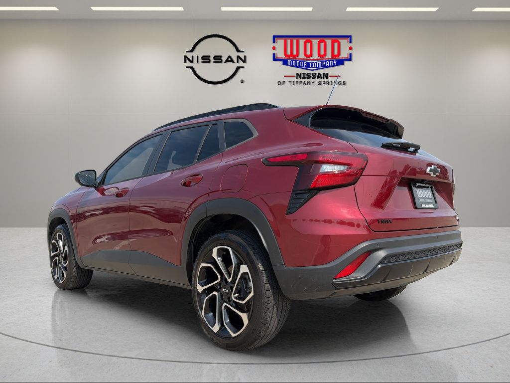 Used 2025 Chevrolet Trax RS w/ Sunroof Package FWD image 4