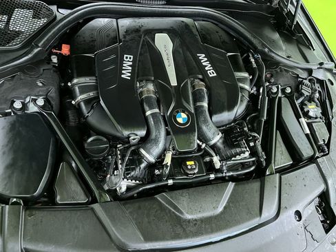 Used 2016 BMW 750i xDrive AWD/4WD image 30