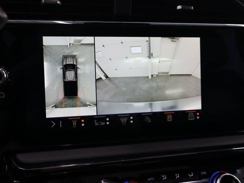 Used 2025 GMC Sierra 2500 AT4 w/ AT4 Premium Plus Package AWD/4WD image 18