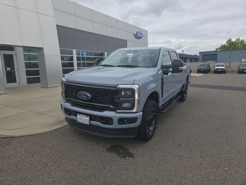 Used 2024 Ford F250 Lariat w/ Lariat Ultimate Package AWD/4WD image 1
