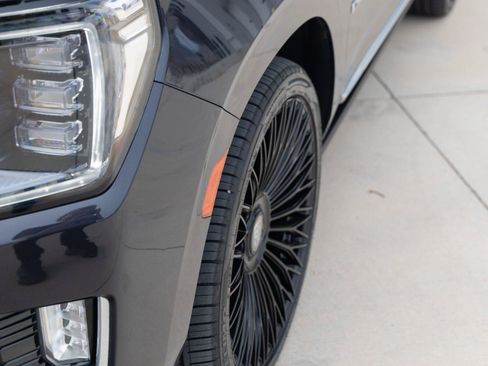 Used 2023 GMC Yukon Denali w/ Denali Reserve Package AWD/4WD image 14