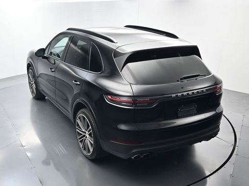 Certified 2021 Porsche Cayenne S AWD/4WD image 37