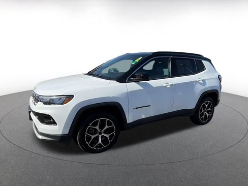 Used 2025 Jeep Compass Limited AWD/4WD image 6