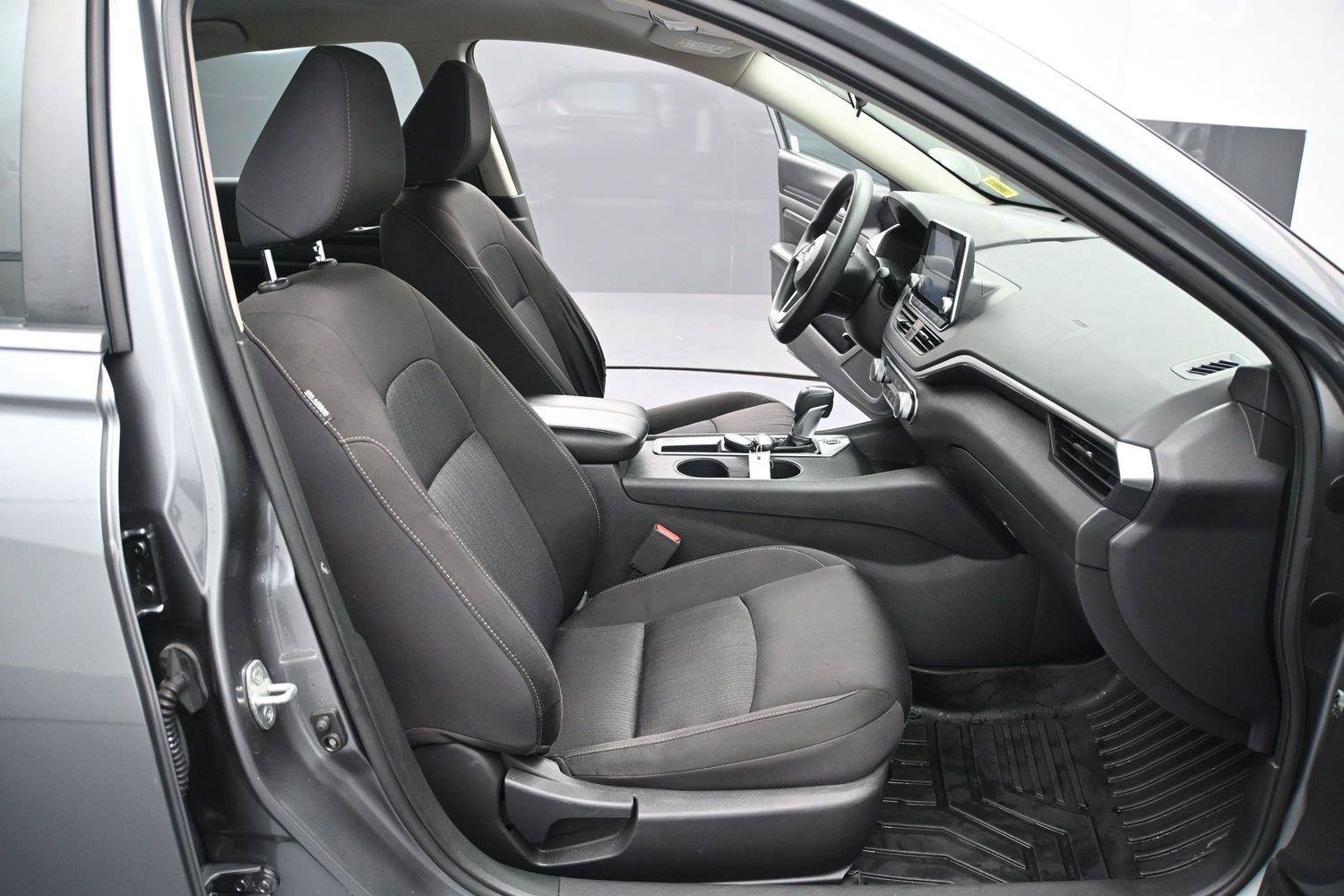 Used 2020 Nissan Altima 2.5 S FWD image 14