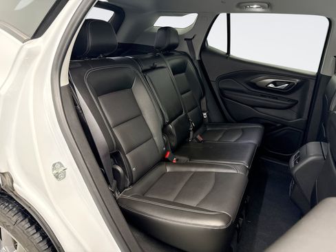 Used 2022 GMC Terrain SLT w/ Infotainment Package II AWD/4WD image 19