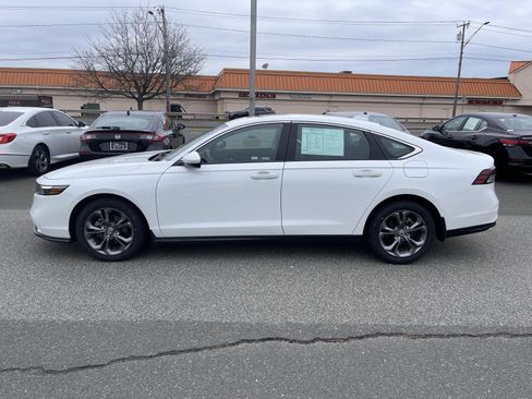 Used 2023 Honda Accord EX image 18