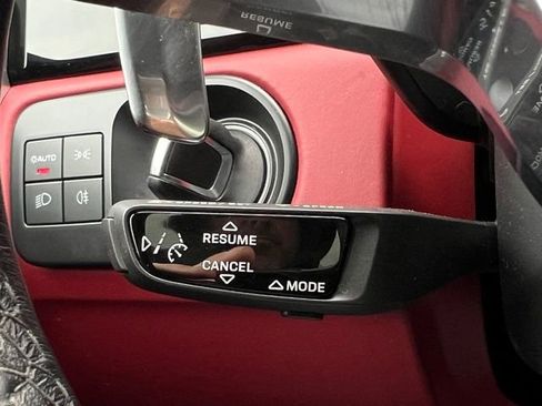 Used 2023 Porsche Cayenne Platinum Edition image 28