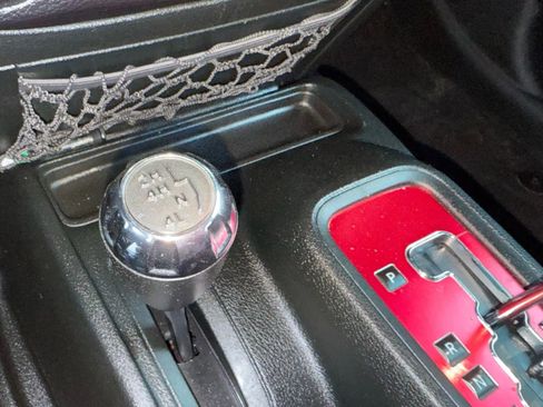 Used 2018 Jeep Wrangler Unlimited Sport S image 24