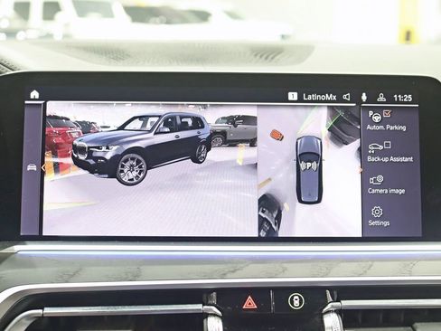 Used 2020 BMW X7 xDrive40i w/ M Sport Package AWD/4WD image 17