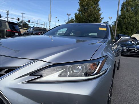 Certified 2025 Lexus ES 300h w/ Premium Package FWD image 12