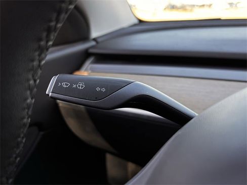 Used 2020 Tesla Model Y Long Range image 20