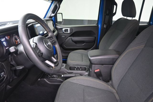 Used 2024 Jeep Gladiator Sport AWD/4WD image 16