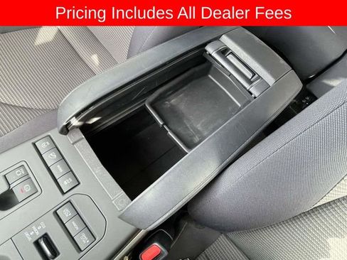 Used 2021 Toyota Highlander LE AWD/4WD image 33