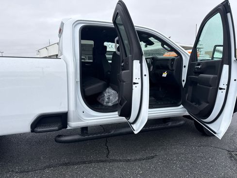 New 2026 GMC Sierra 2500 Pro w/ Convenience Package image 14