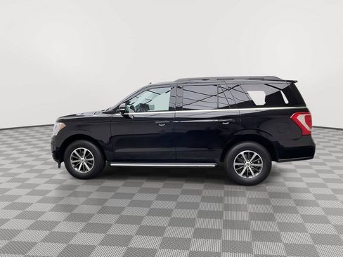Used 2020 Ford Expedition XLT w/ Equipment Group 202A AWD/4WD image 42