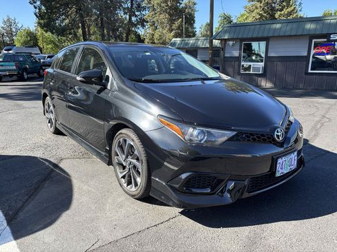Used 2018 Toyota Corolla iM w/ All-Weather Mat Package FWD image 5