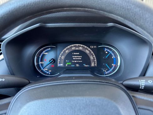 Used 2025 Toyota RAV4 LE image 92