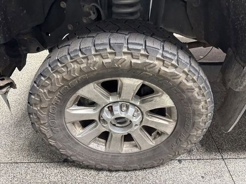 Used 2016 Ford F250 Platinum w/ FX4 Off-Road Package AWD/4WD image 3