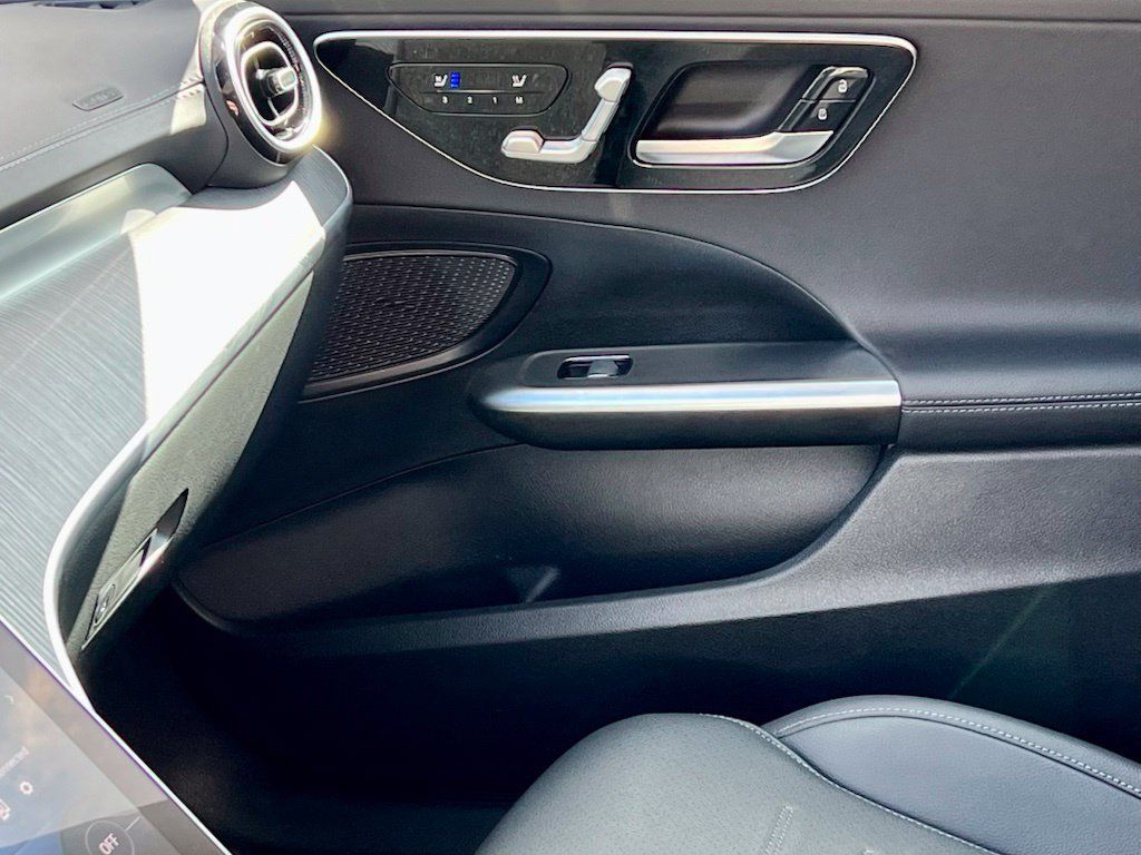 Certified 2022 Mercedes-Benz C 300 4MATIC Sedan image 23
