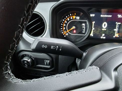 New 2026 Jeep Gladiator Sport AWD/4WD image 23