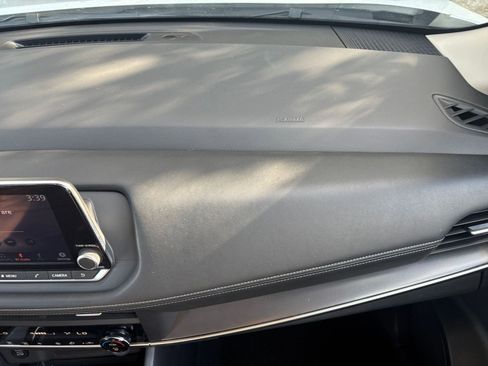 Used 2025 Nissan Rogue SV image 37