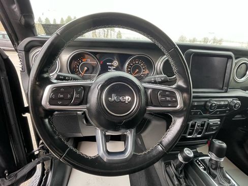 Used 2022 Jeep Wrangler Unlimited Sahara AWD/4WD image 29