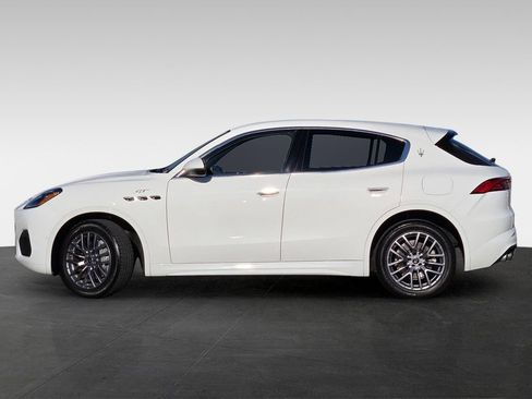 Used 2024 Maserati Grecale GT image 3