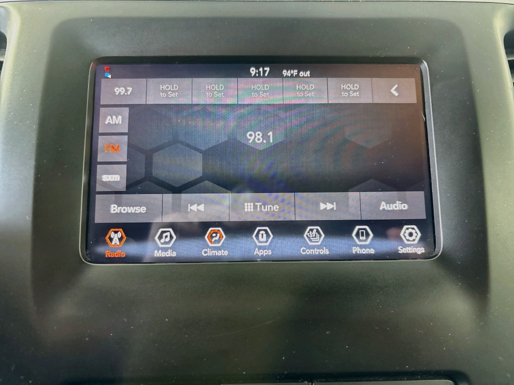 Used 2019 Jeep Cherokee Latitude Plus w/ Cold Weather Group AWD/4WD image 14