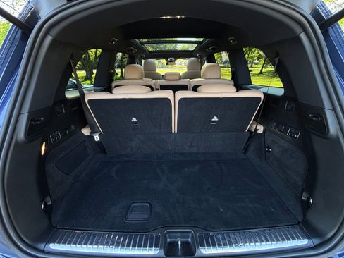 Used 2024 Mercedes-Benz GLS 580 4MATIC image 29