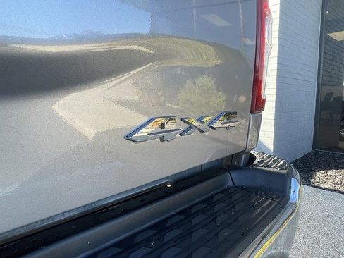 Used 2021 RAM 2500 Tradesman w/ Chrome Appearance Group image 8