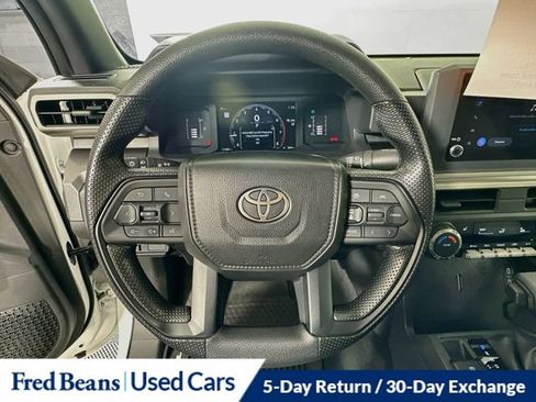 Used 2025 Toyota Tacoma SR5 AWD/4WD image 15